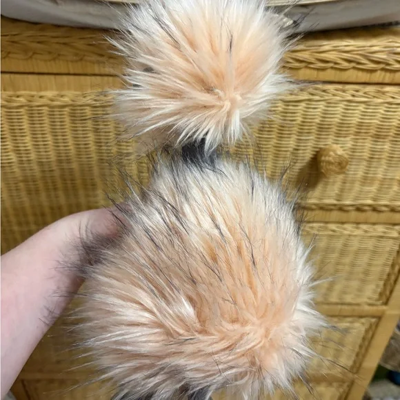 Jellycat Fluffy Pom Pom Bird Plush 💗 - Picture 3 of 4